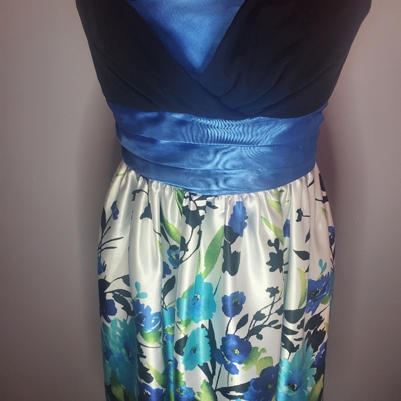 Trixxi semi formal strapless floral dress - Picture 2 of 5